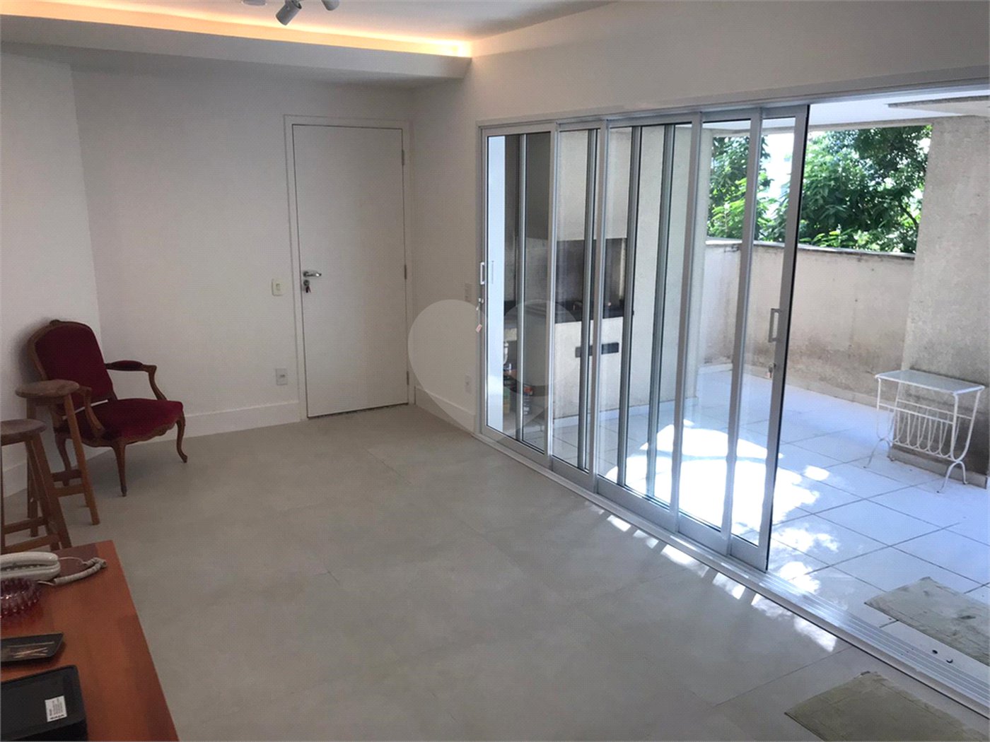 APARTAMENTO 2 QUARTOS (1 SUÍTE) À VENDA NO PARAÍSO