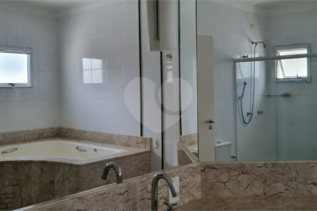 Lindo sobrado com 4 suites e piscina à venda, 365m², por R$ 2.450.000,00 no condomínio Villa Suiça, em Indaiatuba/SP.