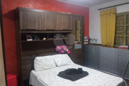 Casa com 60m², 2 dormitórios, 2 vagas, à venda na Vila Fachini