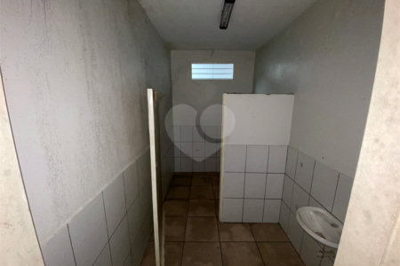 Galpão comercial na Avenida São Carlos- Vila Lutfalla