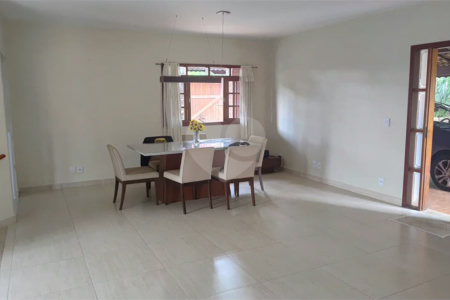 Casa à venda com 3 quartos, sendo 2 suítes, no condomínio Cafezal VI, Itupeva - SP