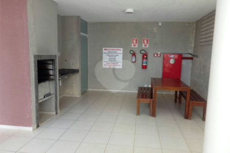 Apartamento no Condomínio Portal do Sol.