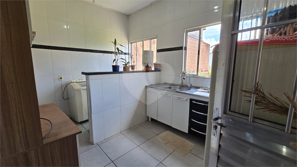 Casa à venda com 2 quartos, em Parque Dos Timburis, São Carlos, SP