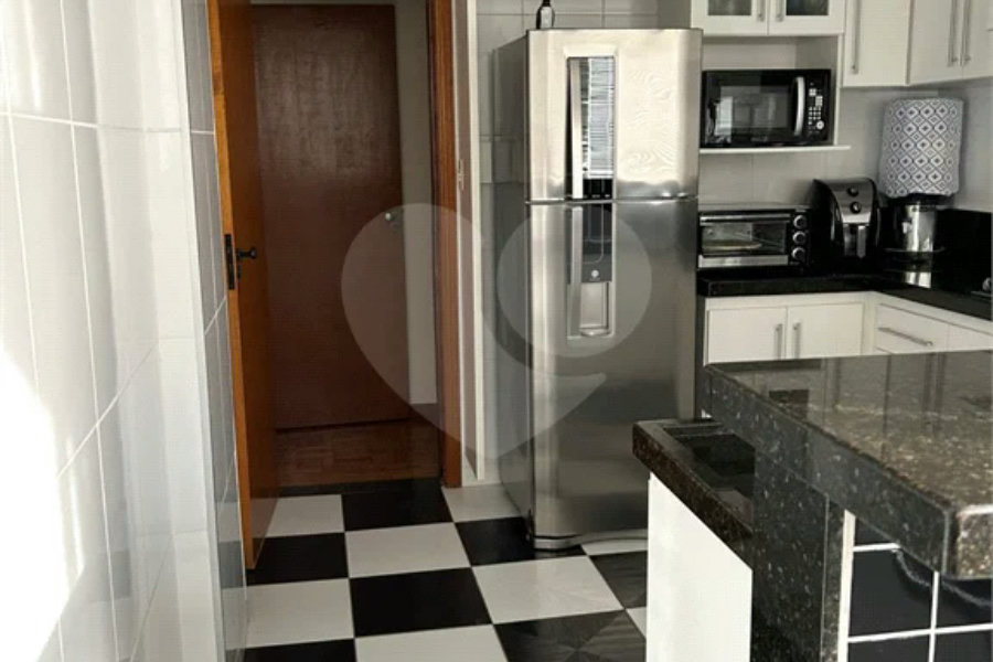 Apartamento amplo com 02 dormitórios, 01 suíte