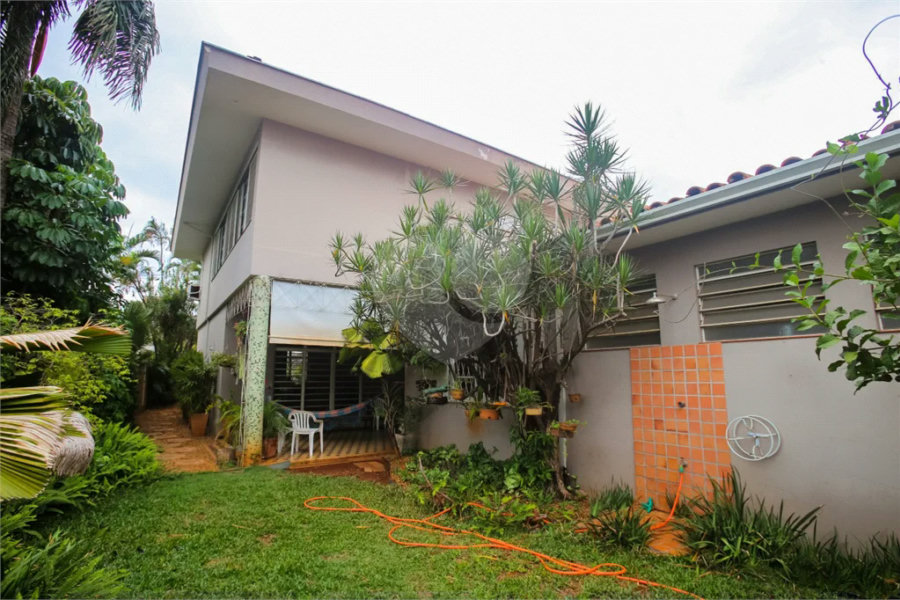 Casa à venda com excelente localização comercial