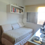Casa térrea à venda na Saúde c/ 170m2 de construção - 3 Quartos/1 Suíte/4 Vagas na garagem