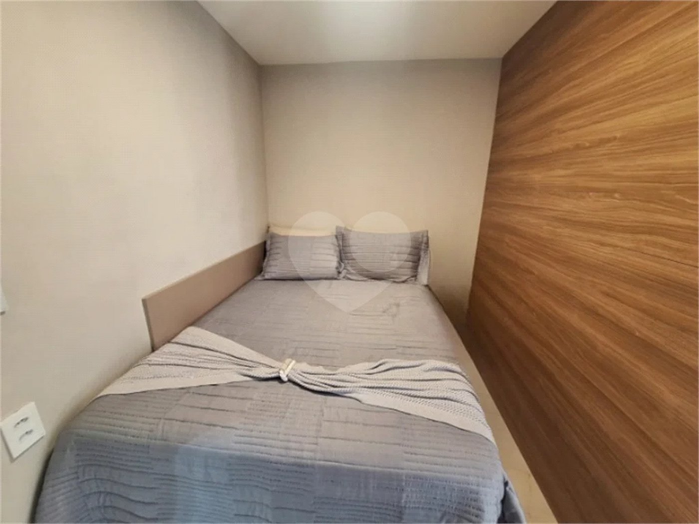 Apartamento totalmente mobiliado com 2 dormitórios, 1 vaga