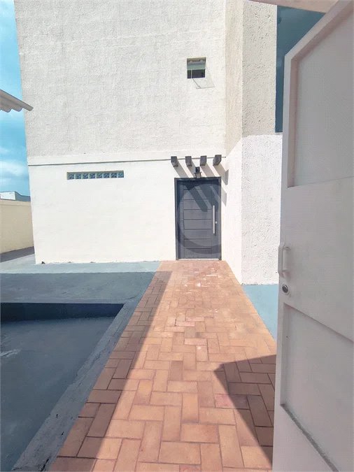 Casa com Suíte Master, Closet, Piscina e Espaço Gourmet Próxima ao Parque Ecológico- 03 quartos -com quintal