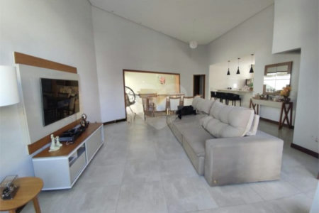 Casa térrea para venda no Condomínio Damha III
