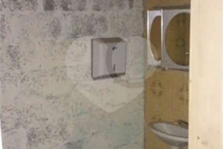 Excelente Casa Comercial no Anália Franco Terreno para LOCAÇÃO e COMPRA.