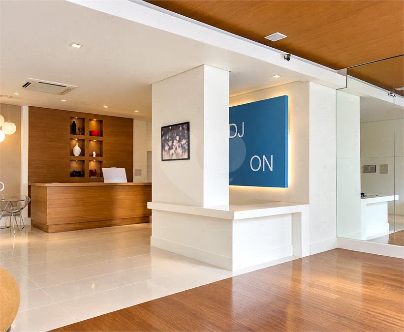 Apartamento de 106 m² no Auge Home Resort, porteira fechada, com 3 dormitórios, 1 suíte, varanda gourmet, 2 vagas, depósito e lazer completo.