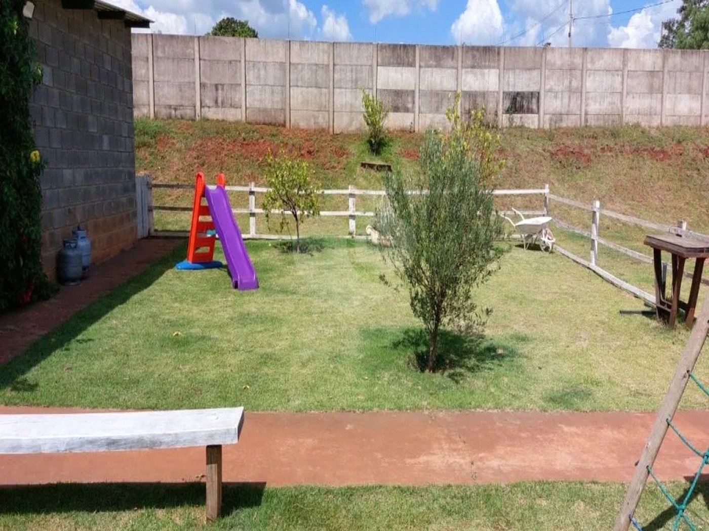 Chácara à venda com 4 quartos, sendo 1 suíte,  em Jardim dos Ipês, Brodowski, SP