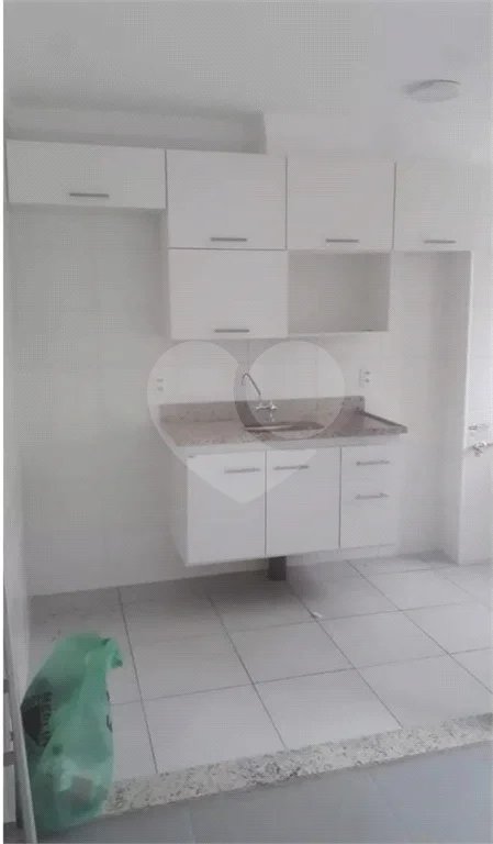 APARTAMENTO COM DOIS DORMITÓRIOS E UMA VAGA NA RAIMUNDO PEREIRA DE MAGALHÃES.