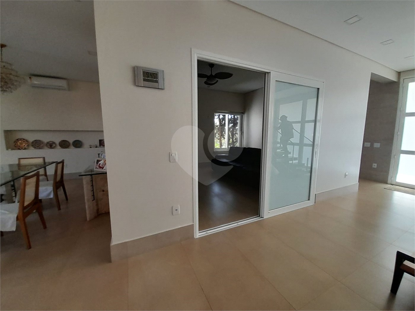 Casa à Venda no Condomínio Damha III – Elegância e Conforto para sua Família