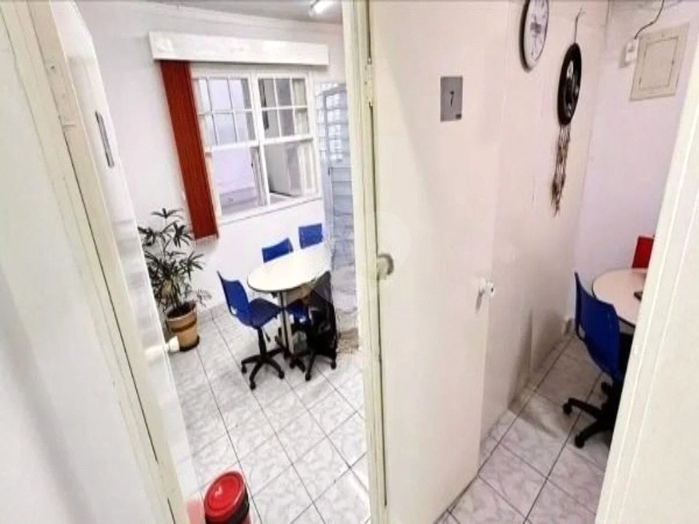 Prédio comercial com 322m², 8 salas, 3 banheiros, à venda no bairro Santo Antônio, São Caetano do Sul