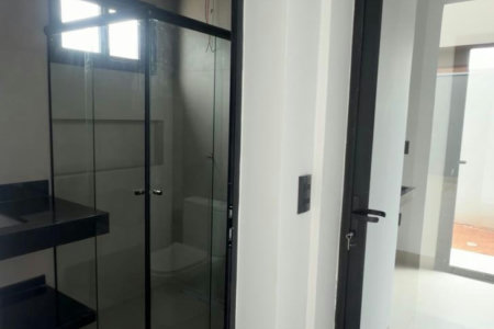 Casa à venda com 3 quartos no condomínio Villa de León, Três Lagoas - MS
