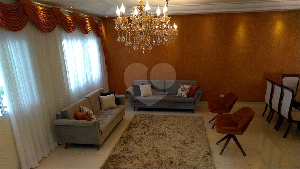CASA A VENDA NO BAIRRO VISTA VERDE COM 3 DORMITORIOS, 3 SUITES, 3 VAGAS, METRAGEM 316M², SJC