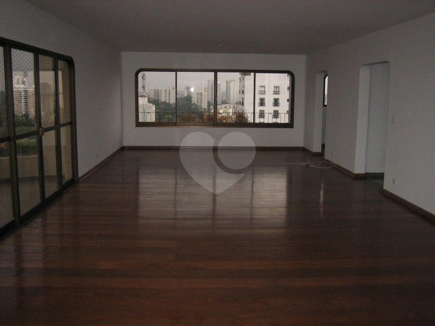 APARTAMENTO PARA VENDA OU LOCAÇÃO COM 6 DORMITÓRIOS ALTO PADRÃO