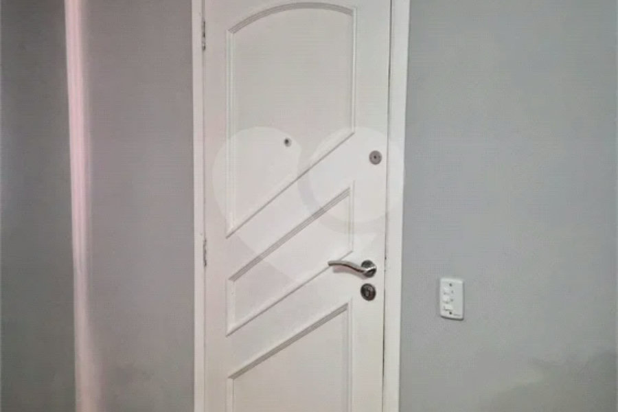 Apartamento à venda no Edifício Pedro Ometto, no coração de Piracicaba.