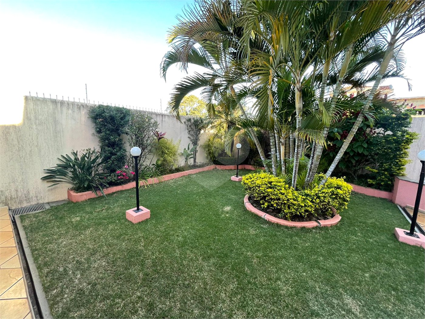 Excelente casa no Parque Santa Marta.