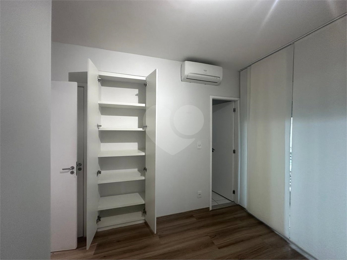 Apartamento decorado de 72 metros,01 suite,02 quartos,01 vaga na Vila Clementino.