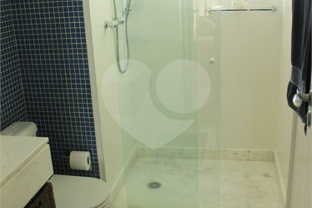 Apartamento na Vila Mariana com 5 dormitórios 04 suítes à venda