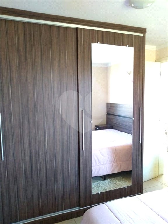 Apartamento com 2 dormitórios