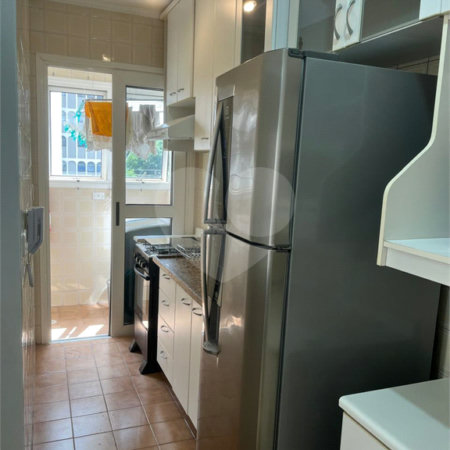 á venda Excelente Apto Mobiliado na Barra Funda - 1 Quarto e Sacada - Aceita Permuta