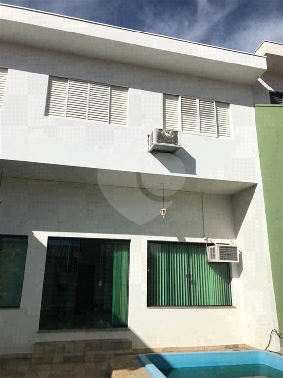 Casa para venda no condomínio fechado Green Village