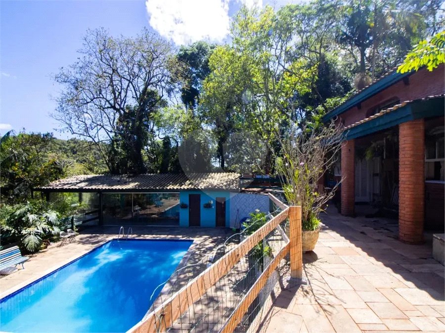 Casa á venda em condominio em Caieiras SP