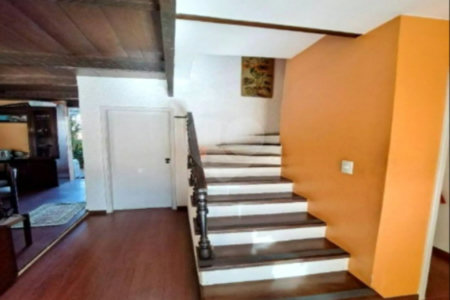 Sobrado com 112m² , 3 dormitórios , sendo 1 suíte , 3 vagas de garagem , à venda no Bosque da Saúde.