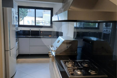 Apartamento de 257m² a venda em Moema, reformado, 4 dorms, 3 suítes, fora de rota,, 4 vagas