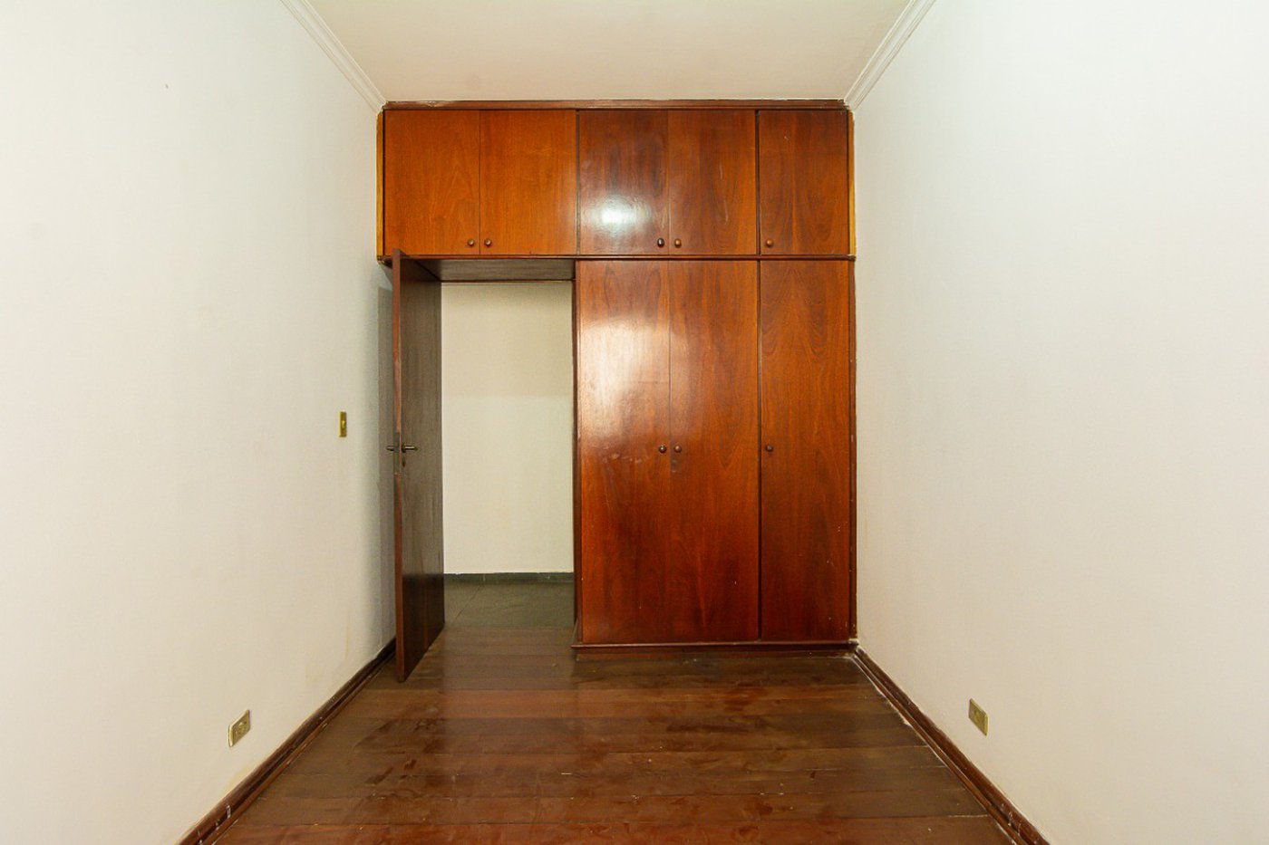 Sobrado à venda 187m² com 5 quartos, sendo 2 suítes, em Conjunto Residencial Butantã próximo à USP