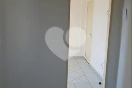 Studio / Kitnet No Centro em Frente ao Metrô