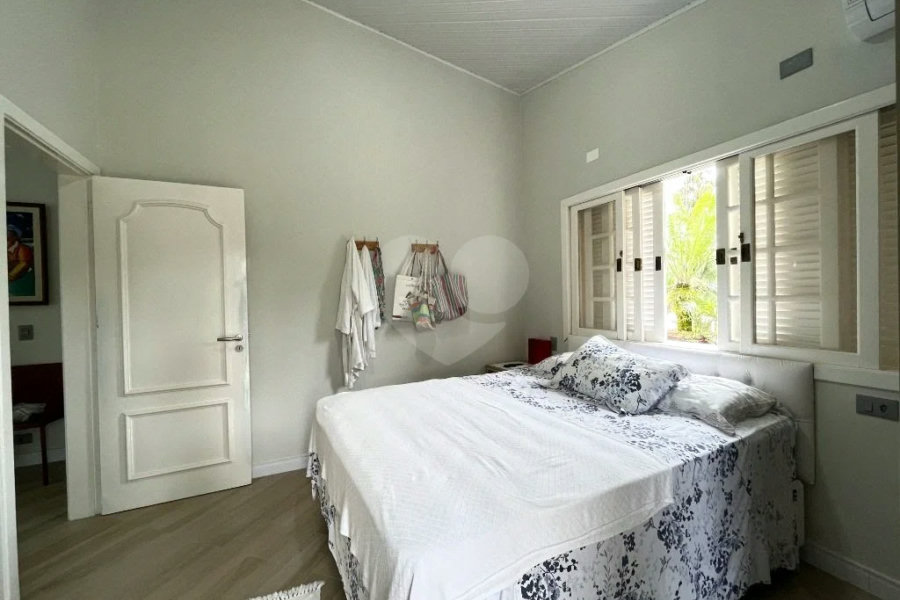 Casa à venda com 5 quartos, sendo 4 suítes, em Riviera de São Lourenço, Bertioga, SP