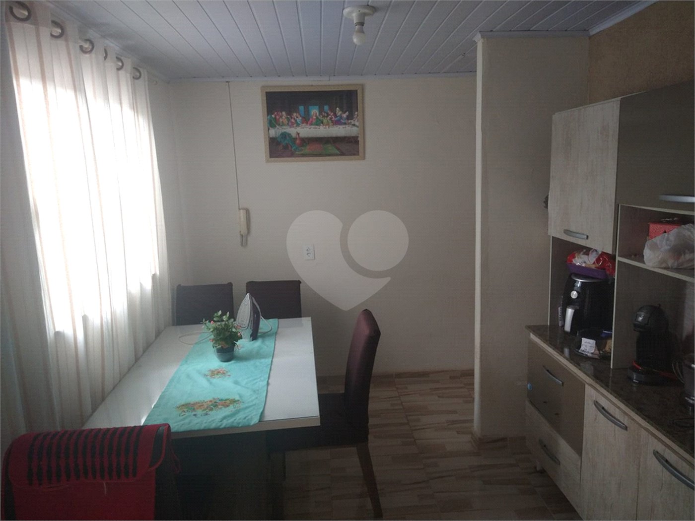 Casa Térrea com 2 dormitórios.