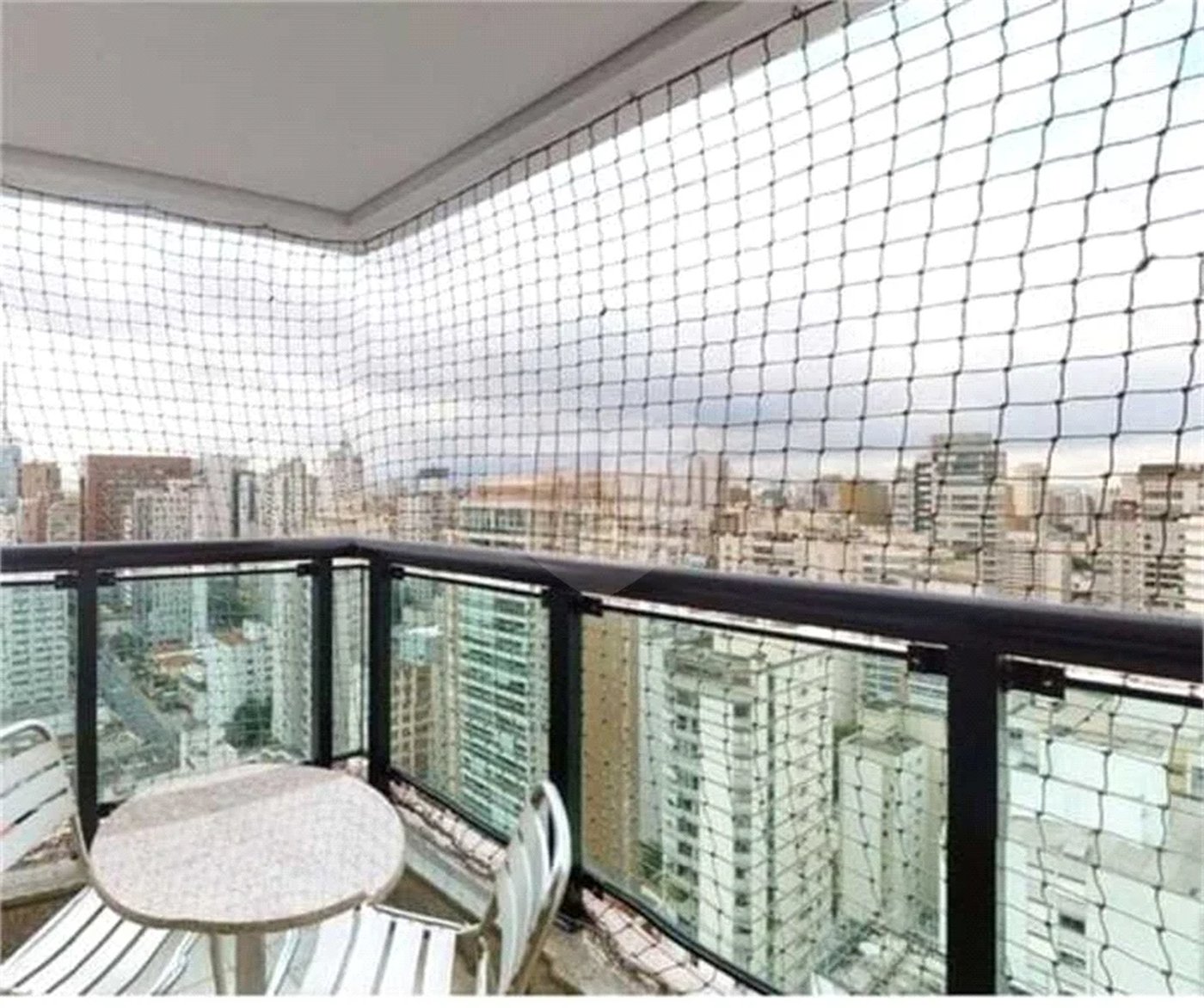 Apartamento para venda e locação no Paraiso de 63m² com 2 dormitórios e uma suíte