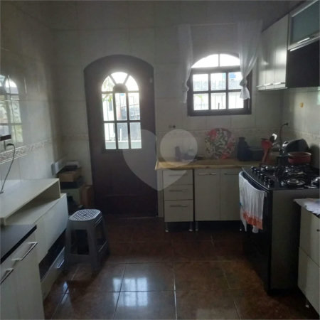 Casa com 260m² , 3 pavimentos , 6 dormitórios , 1 suíte , 3 vagas , a venda no Itaim Paulista.