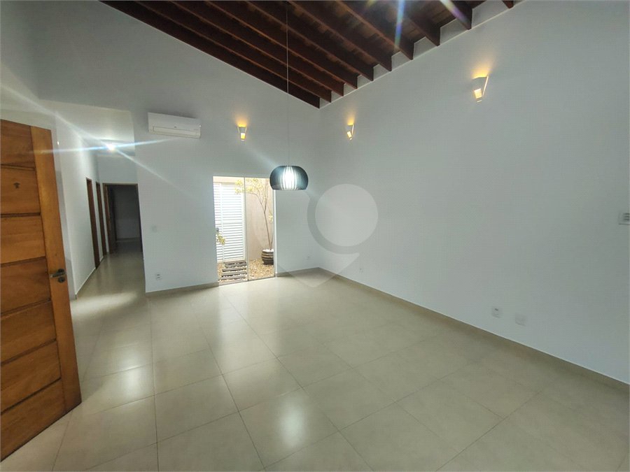 Casa à venda com 3 quartos, sendo 1 suíte,  no condomínio Bosque São Carlos, São Carlos - SP