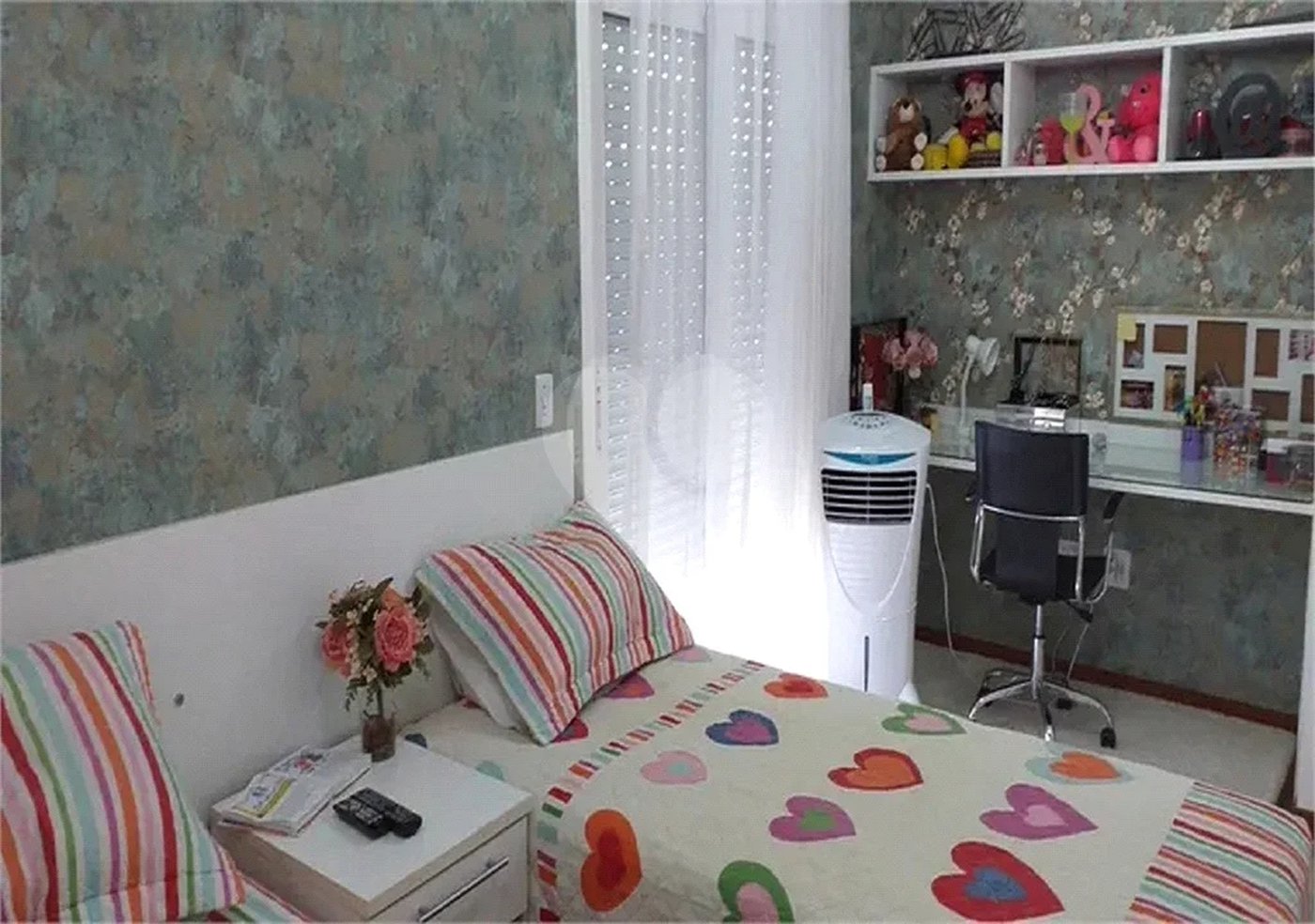 SOBRADO MOBILIADO DE 199,0 M² COM 02 SUITES, 04 VAGAS E PISCINA PARA VENDA NO JARDIM VIRGINIA BIANCA
