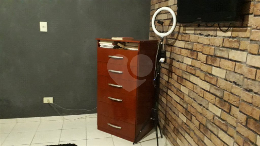 BELA CASA 274 M² C/ 3 QUARTOS 1 SALA 1 COZINHA 3 BANHEIROS 2 VAGAS Para Estacionamento coberta P/ VENDA NA V N Cachoeirinha