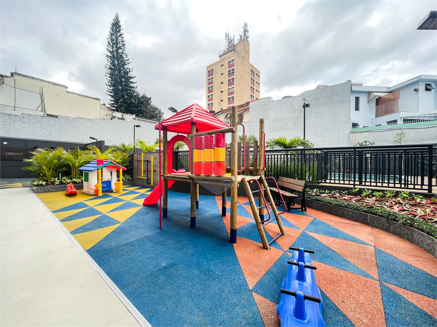 Apartamento - Ipiranga - 3 Suítes / Quartos - 2 Vagas - Depósito - Venda / Compra