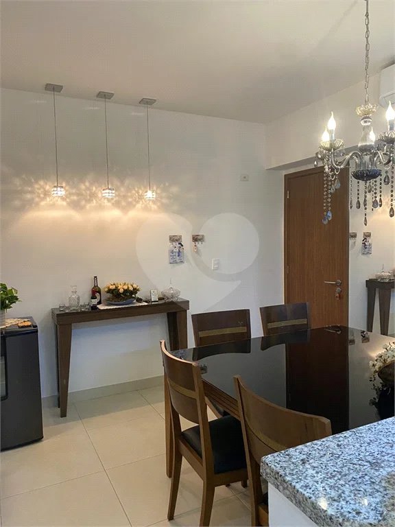 Apartamento à venda com 2 quartos, sendo 1 suíte,  em Riviera de São Lourenço, Bertioga, SP