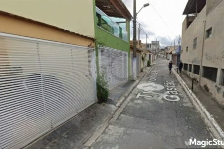 Sobrado com 101m², 2 dormitórios, sendo 2 suítes, 2 vagas, à venda na Vila Ema.