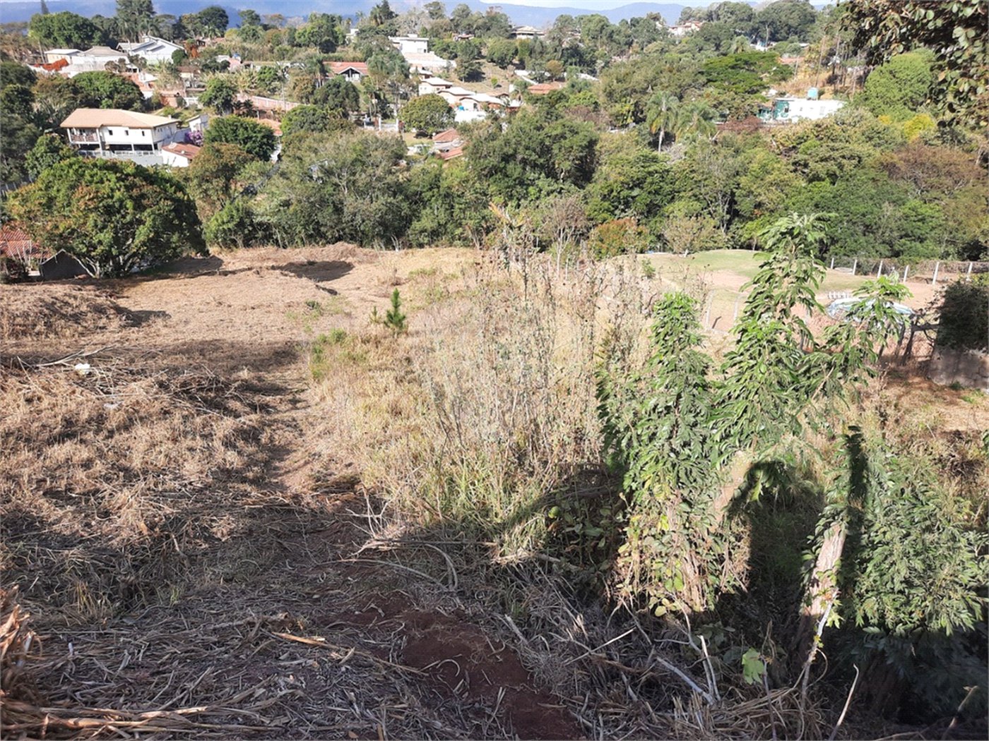 Terreno em Atibaia com 2.090 metros, ótimo para fazer chácara, excelente localização, aceita financiamento