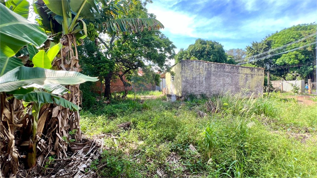 Terreno à Venda no Jardim Tangará