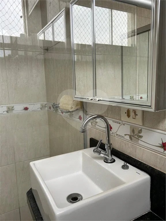 Apartamento amplo com 02 dormitórios, 01 suíte