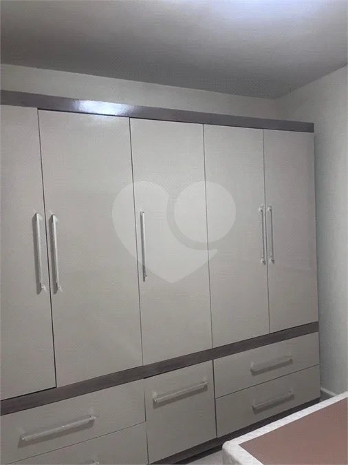 APARTAMENTO NO TÉRREO com Quintal.