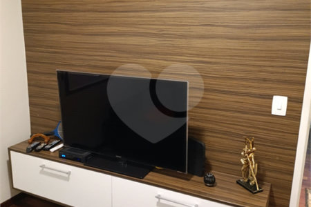 Apartamento na Região da Mooca. Excelente Localização com 3 Dormitórios sendo 1 Suíte e 2 Vagas de Garagem