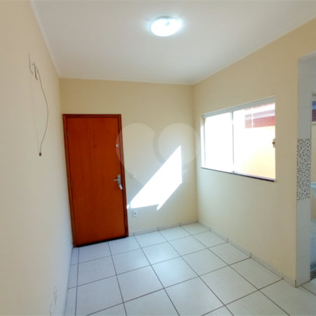 Investimento Certeiro na Gleba 1: Apartamento 1 DormItório, Quintal e Localização que Aluga Fácil